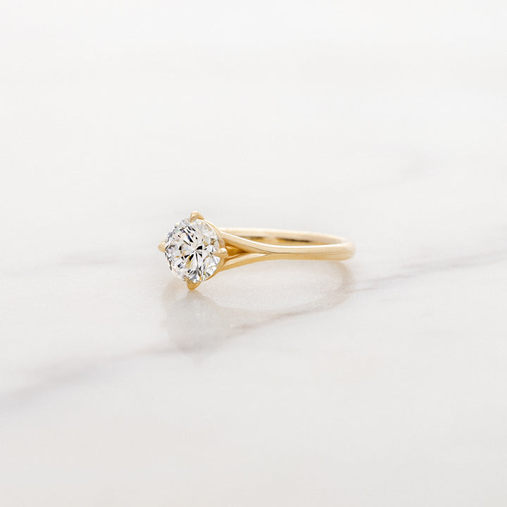 Orchid Round Solitaire
