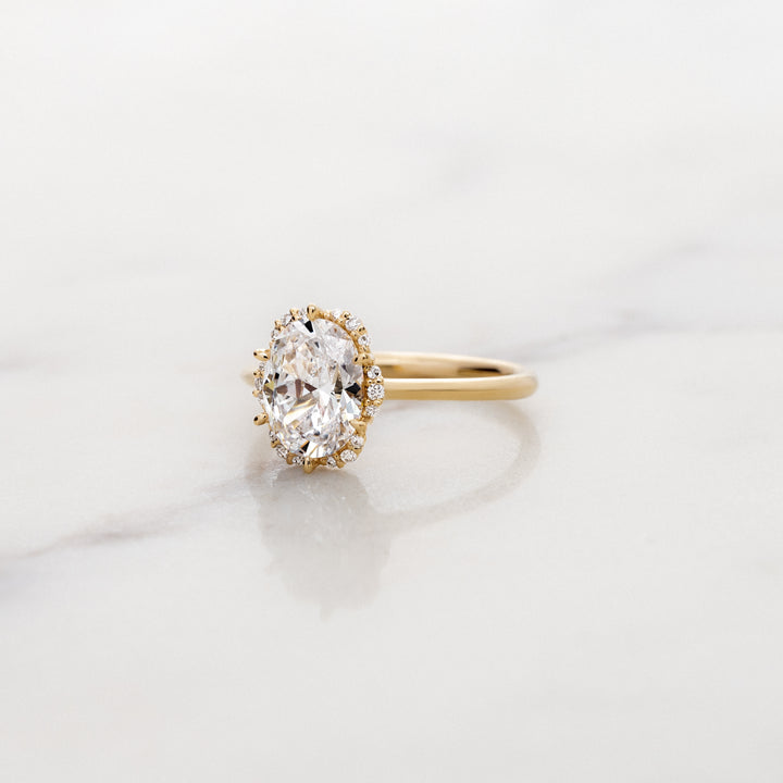 Ranunculus Oval Halo Ring