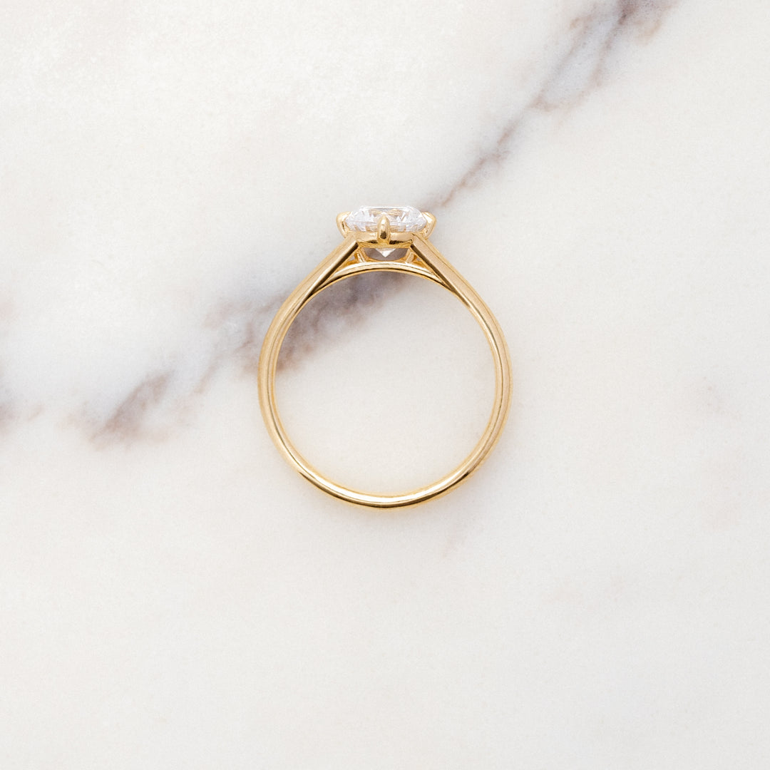 Orchid Round Solitaire
