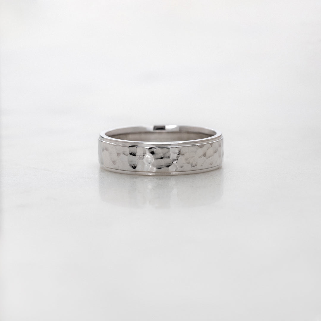 6mm Stepped Edge Band with Hammered Finish