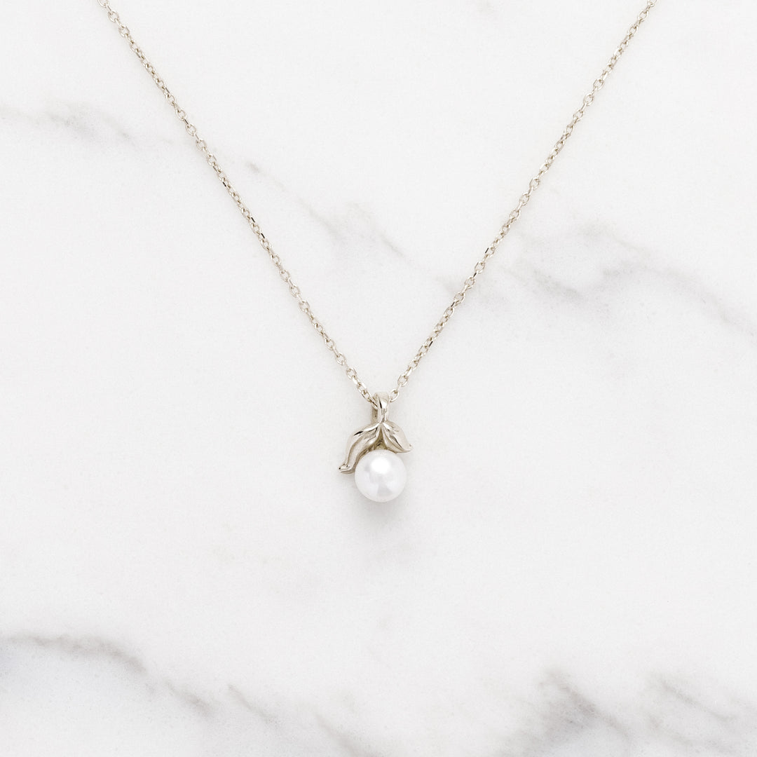 Leafy Pearl Necklace