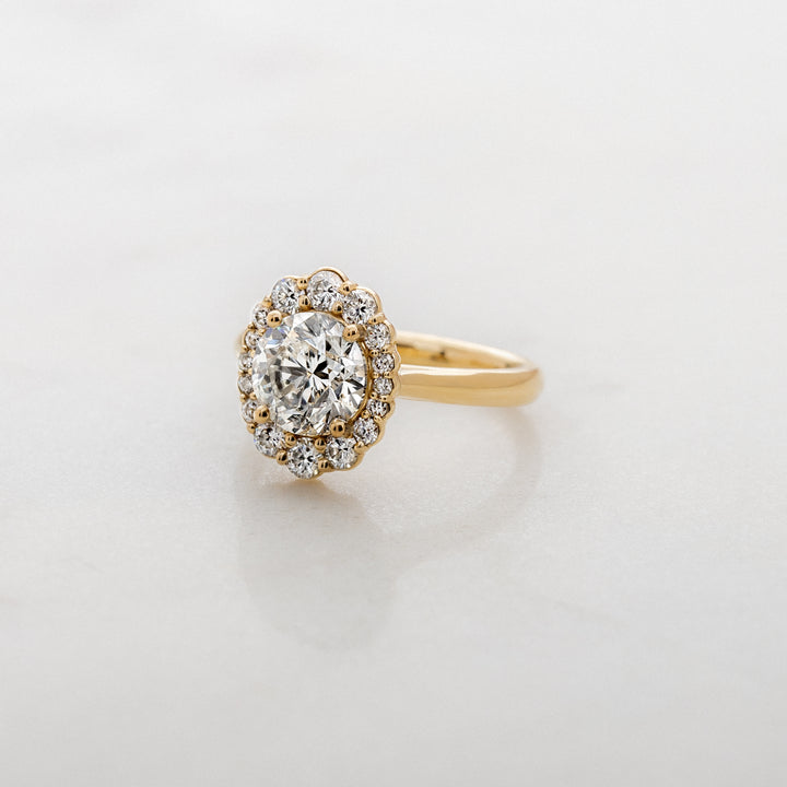 How to Make Your Round Diamond Look Like an Oval