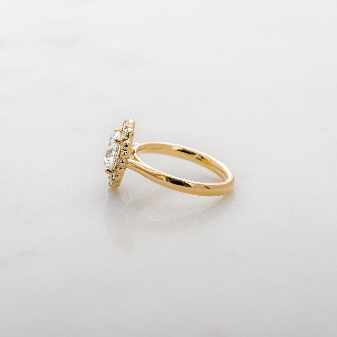 How to Make Your Round Diamond Look Like an Oval