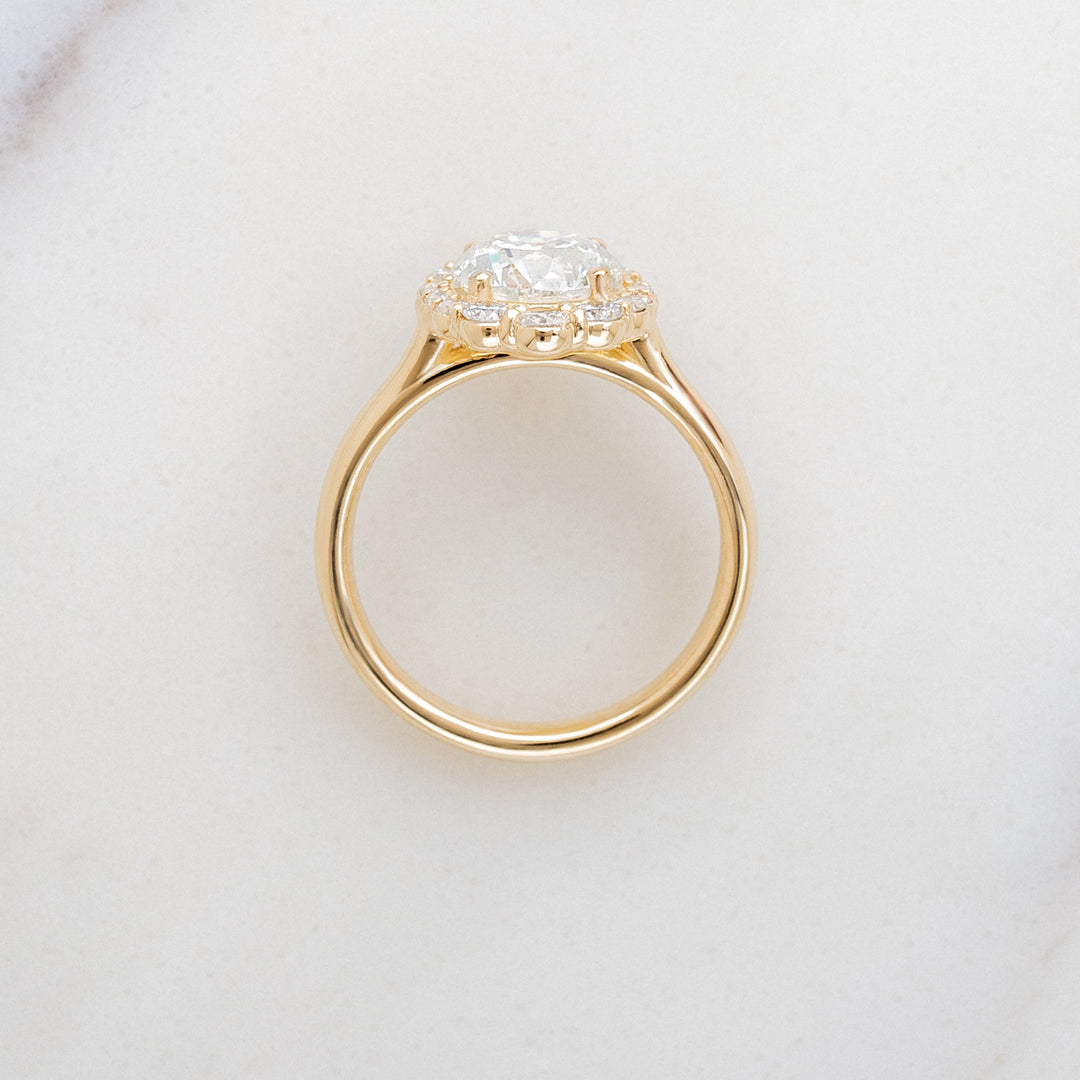 How to Make Your Round Diamond Look Like an Oval