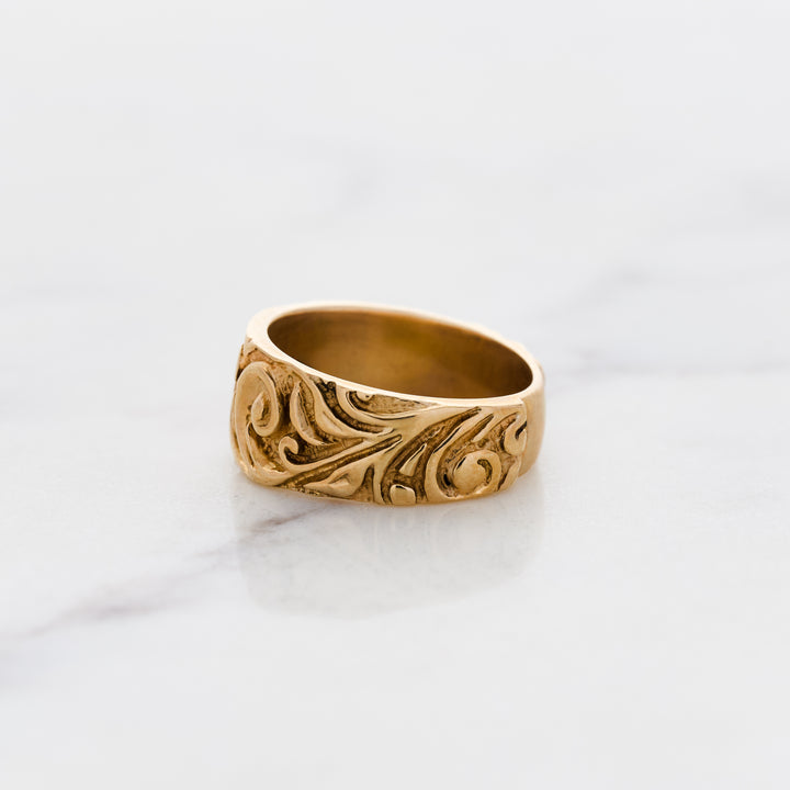 Vintage Tapered Relief Band