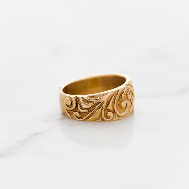 Vintage Tapered Relief Band