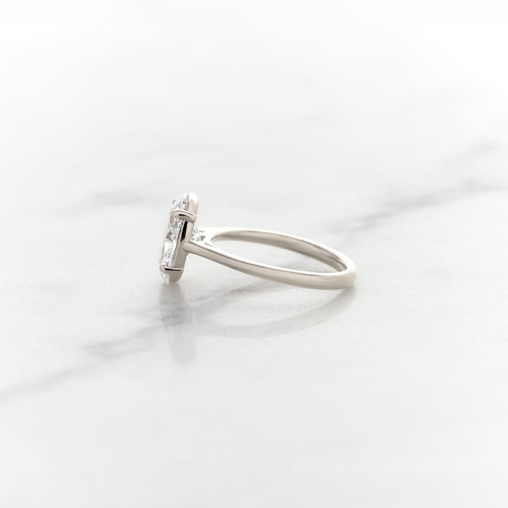 Rose Oval Solitaire