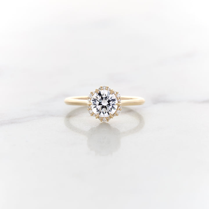 Ranunculus Round Halo Ring