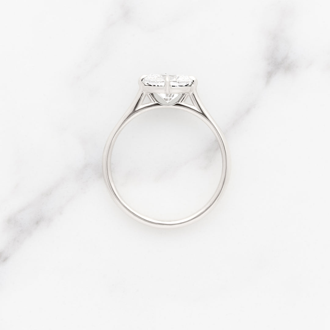 Myrtle Horizontal Oval Solitaire