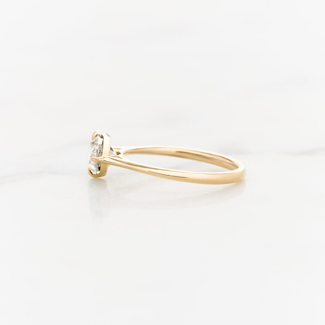 Myrtle Horizontal Oval Solitaire
