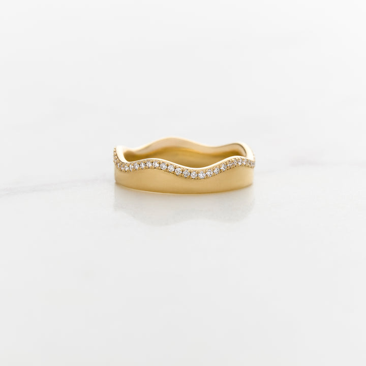 Wavy Dareth Diamond Eternity Band