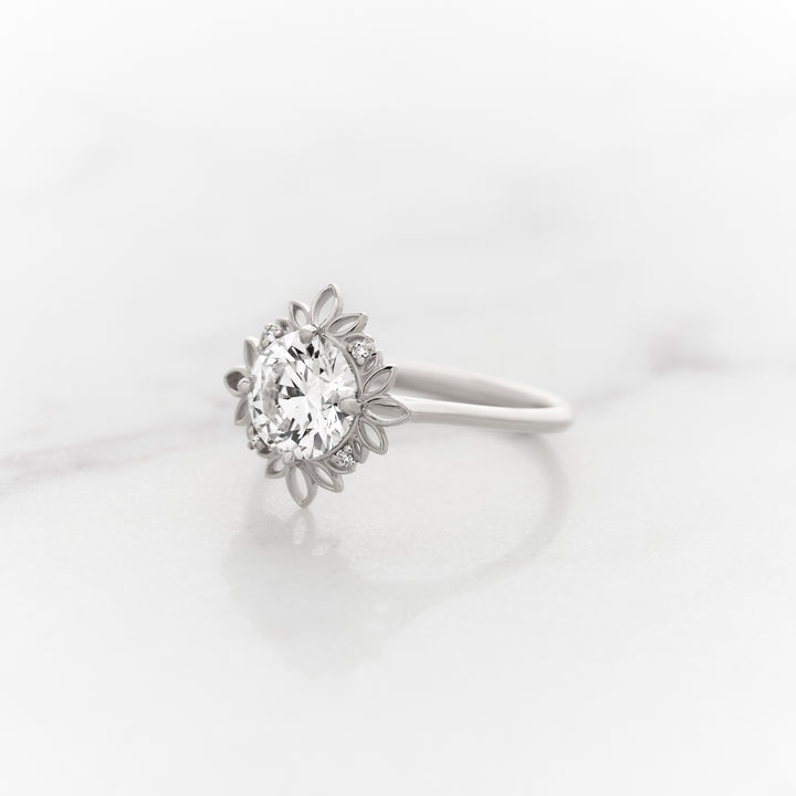 Ivy Round Halo Ring