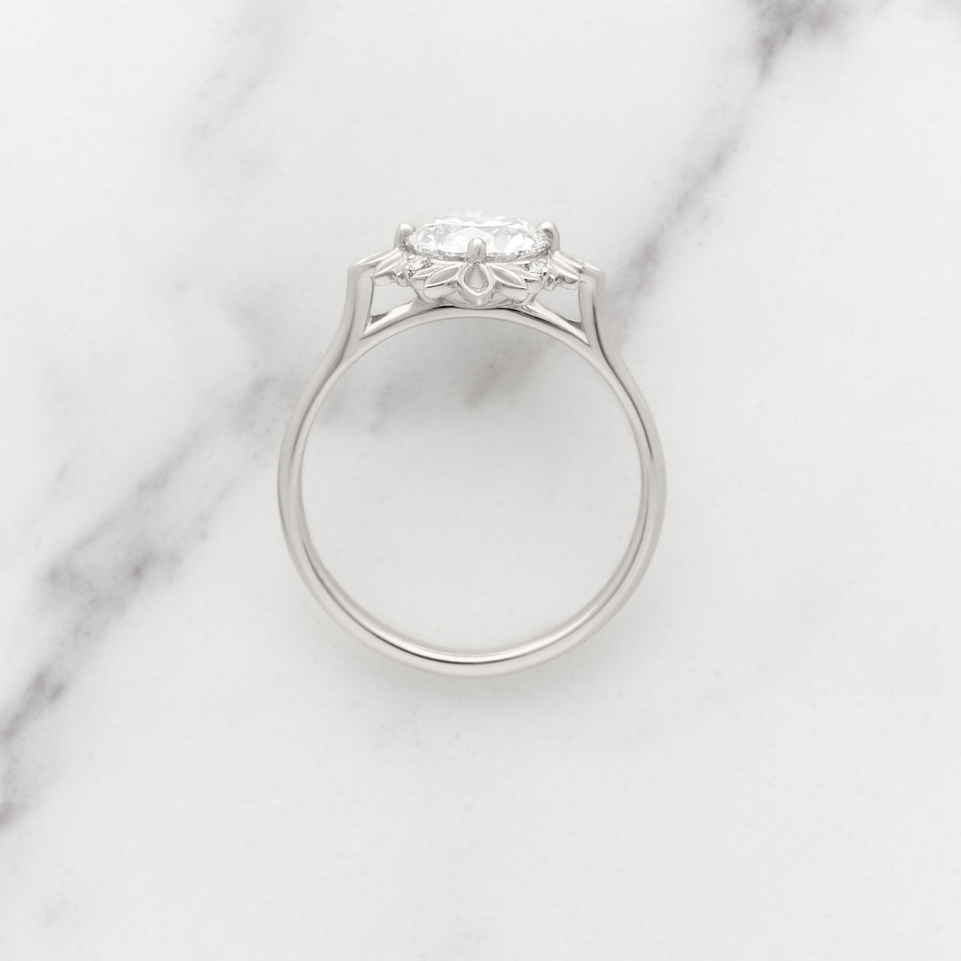 Ivy Round Halo Ring