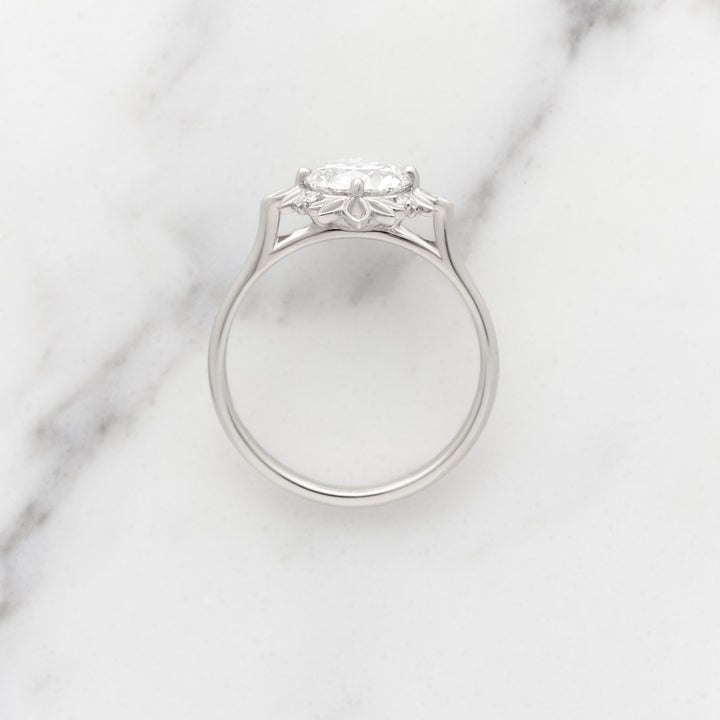 Ivy Round Halo Ring