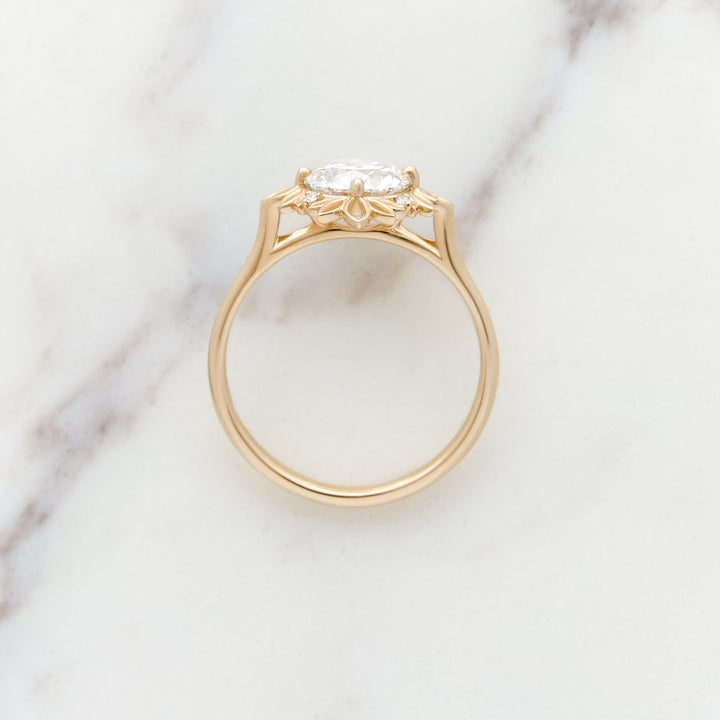Ivy Round Halo Ring