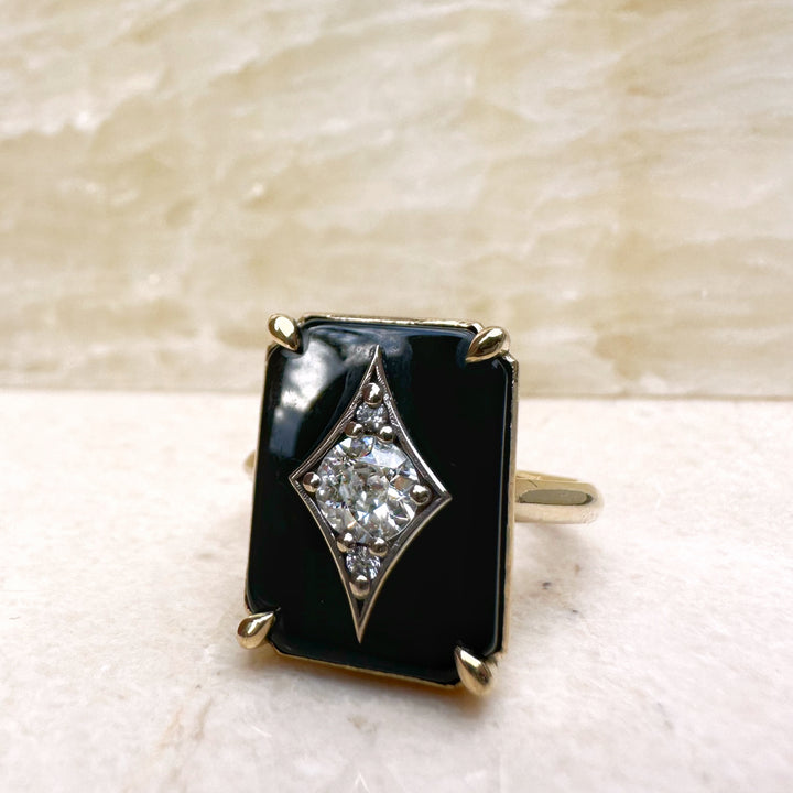 Secret Skeletal Details Behind an Onyx Stone