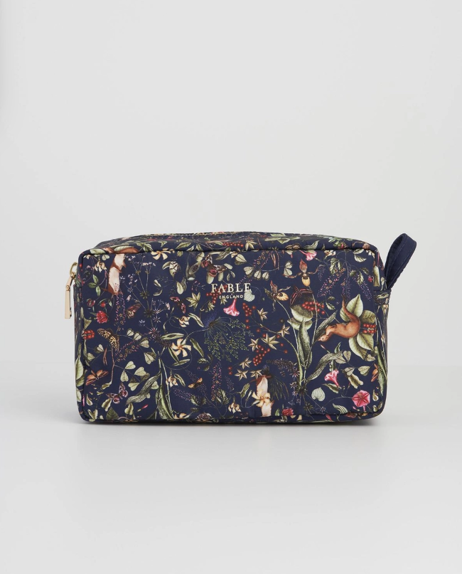 Wolf Garden Travel Pouch