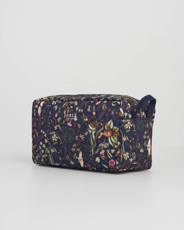 Wolf Garden Travel Pouch